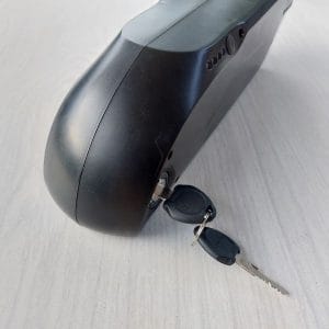 kopaanzicht batterij 36V-14Ah voor de elektrisch aangedreven fietskar met USB aansluiting en LED indicatie voor batterijniveau